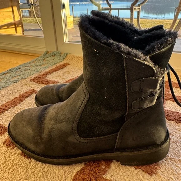 Black Ugg Boots - Picture 3 of 9